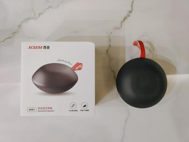 测：超高性价比便捷音质兼备凯发k8西圣便携蓝牙音箱评(图2)